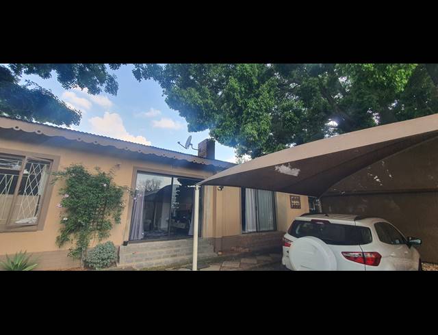 1 BEDROOM FLAT TO LET IN HEIDELBERG CENTRAL
